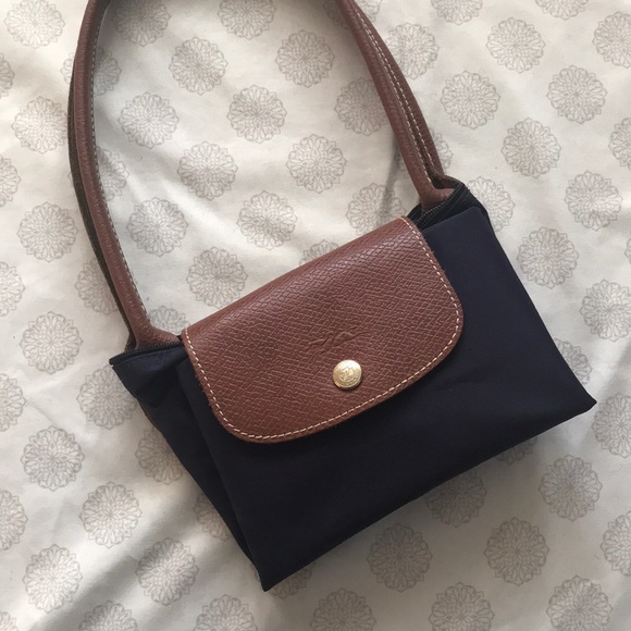 Longchamp Handbags - EUC Longchamp Le Pliage bag Made in FR